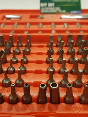 Bit set and crimps used