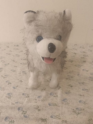 Raya Toys Interactive Husky Plush Dog like new, 30 cm