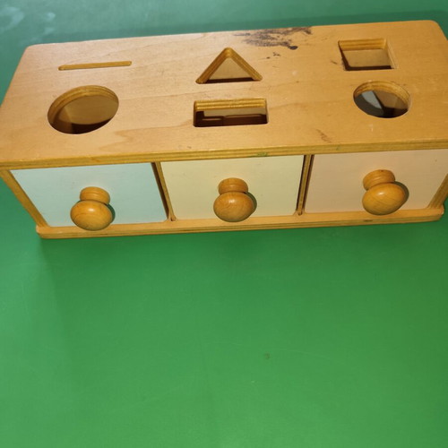 Παιχνίδι Montessori με συρτάρια διαλογής σχημάτων μεταχειρισμένο, ξύλινο
