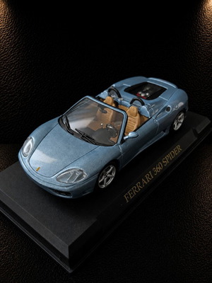 Ferrari 360 Spider 1:43 model DeAgostini, like new, Azzurro California