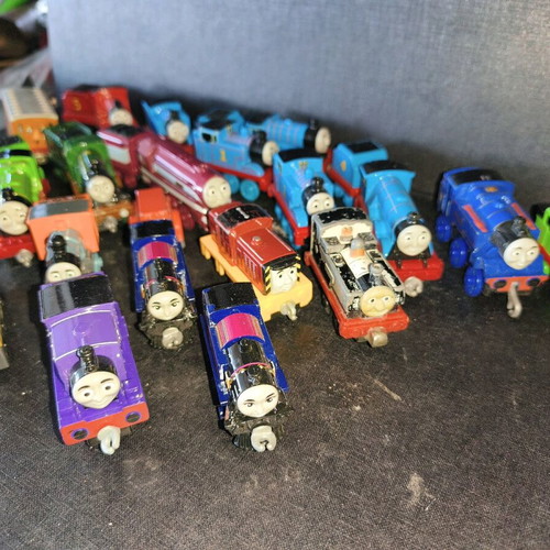 Thomas Trains set of 20 small metal magnetic used