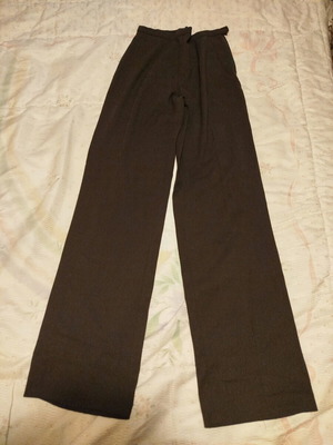 Green fabric women's pants telis like new