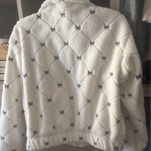Gilly Hicks fleece jacket new, size XS, black and white