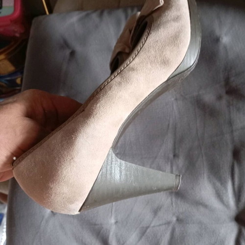 Keys beige leather pumps size 37 used, soft suede, 7 cm heel