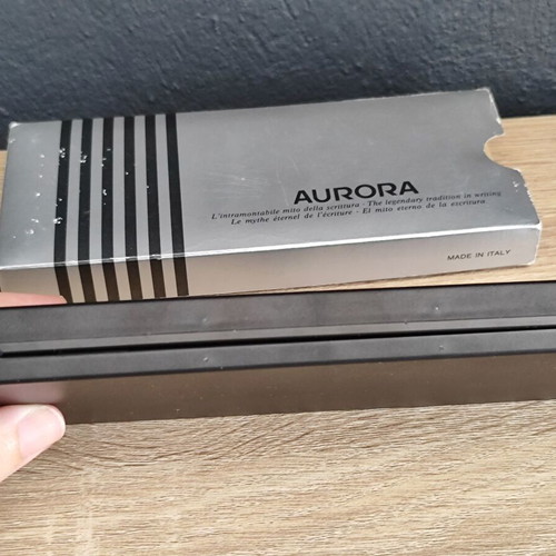 Aurora Sfera 332 pen used with gold details