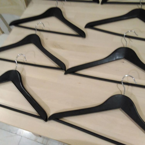 Set of 15 wooden hangers with metal base, Practiker 2003