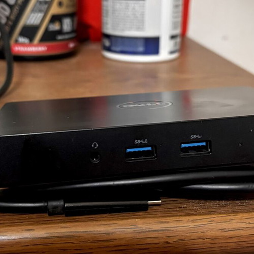 Dell WD15 Docking Station with Genuine Power Adapter like new