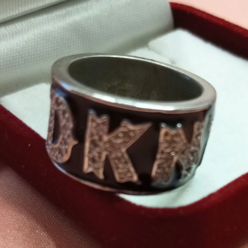 DKNY ring with enamel like new, alpaca and zircon stones