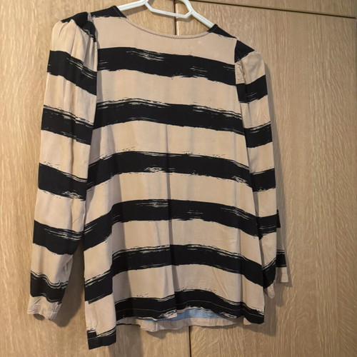 Benetton blouse used, beige and black, one size