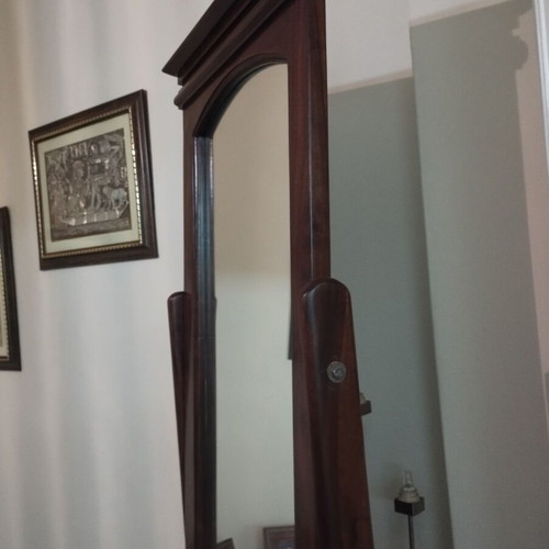 Wooden floor mirror with drawer like new, vintage classic design