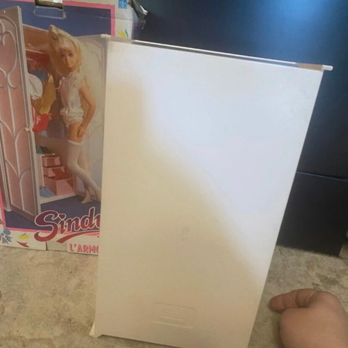 Sindy Wardrobe like new in original box
