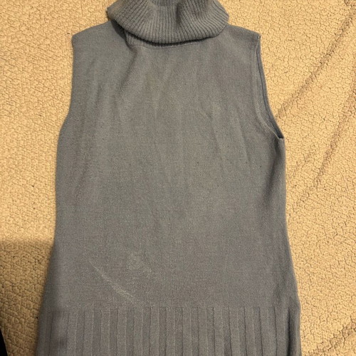 Baby blue wool turtleneck like new