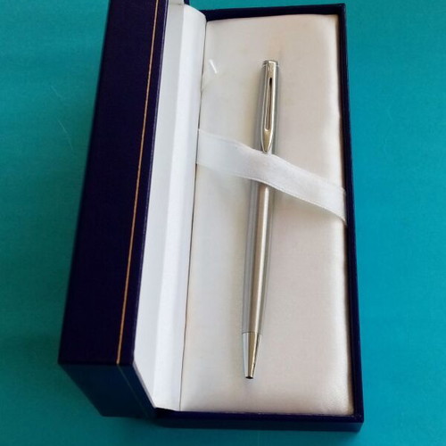 Waterman pen with luxury case like new, silver stainless steel