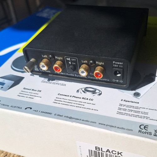Pro-Ject Phono Box MM Préamplificateur Phono Noir – Qualité Audiophile Pour Platine Vinyle, Très Faible Bruit