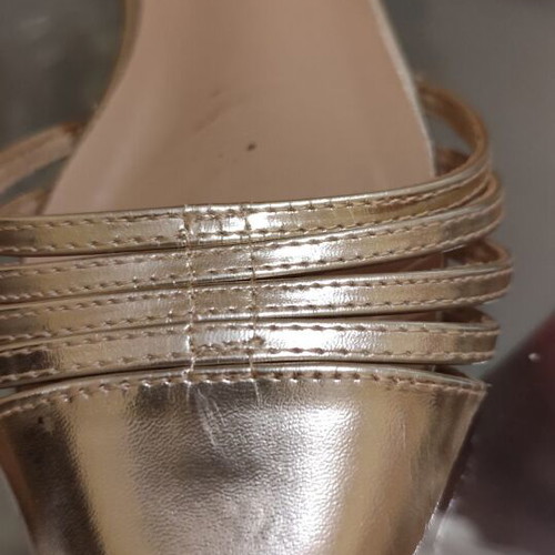 Gold flat sandals size 39 used, comfortable and light