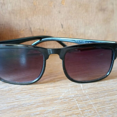 Sunglasses like new, black with case