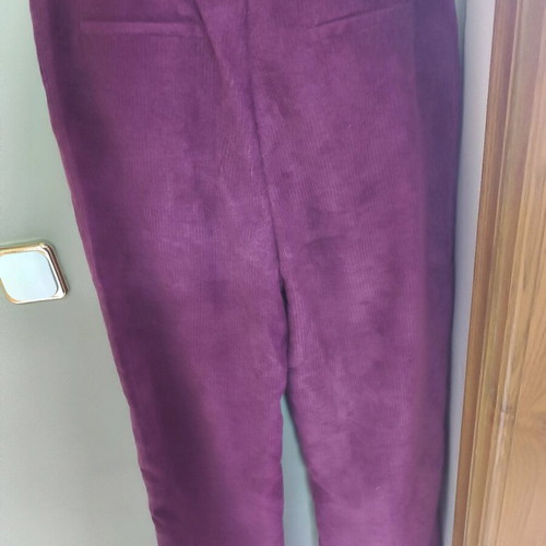 Women's purple corduroy pants new, size Medium