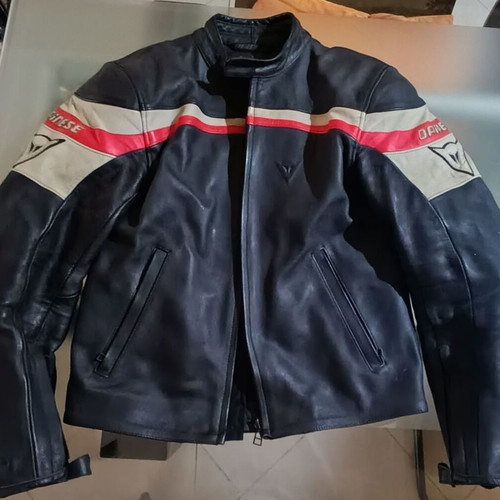 Dainese leather jackets and pants set, signed by Colin Edwards