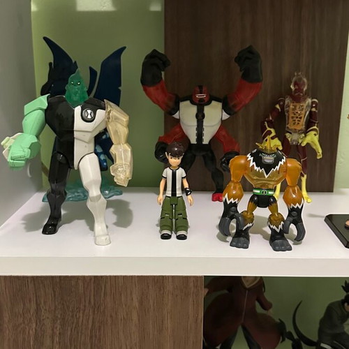 Ben10 figures set