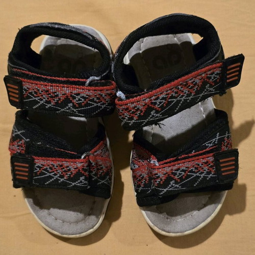 Boys' sandals used size 23 black and red