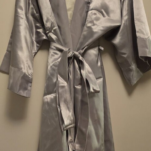 Tres Jolie satin robe with nightgown like new, silver and red
