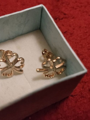 Four-leaf clover earrings like new, gold-colored