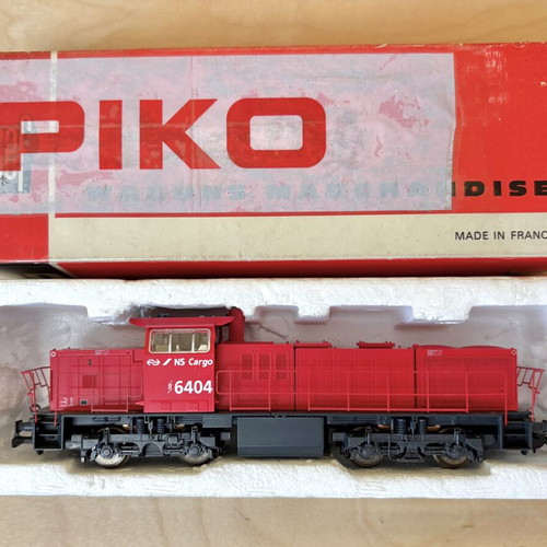 PIKO NS Cargo 6404 Diesel Locomotive model like new HO scale