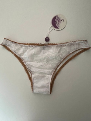 Luna brazilian σλιπ καινούργιο, δαντέλα με μπεζ λάστιχο, Medium & Large