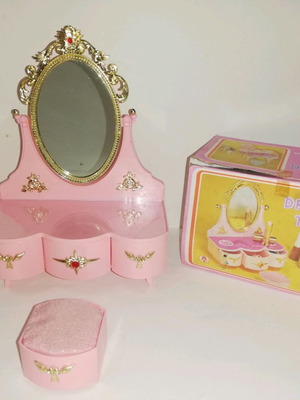 Vintage dressing table jewelry box used
