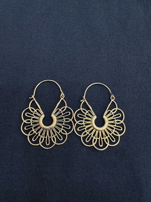 Vintage Style earrings like new