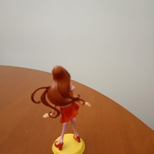 Winx Club figures Bloom and Flora like new