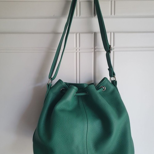 Pouch Bag shoulder type like new, green imitation leather