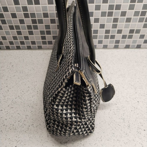 Next shoulder bag like new, black and white