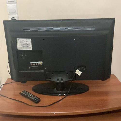 Samsung 32-inch TV for repair or spare parts