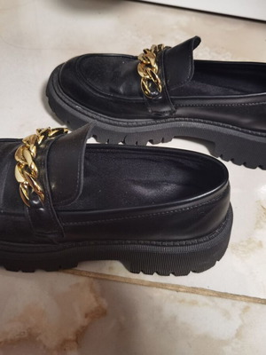 Black modern shoes like new, size 38.5, synthetic leather