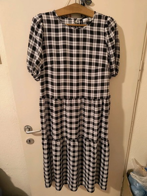 Checked dress H&M like new, size medium to small XL