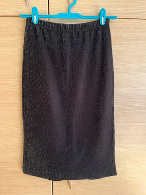Ribbed black metallic skirt small like new