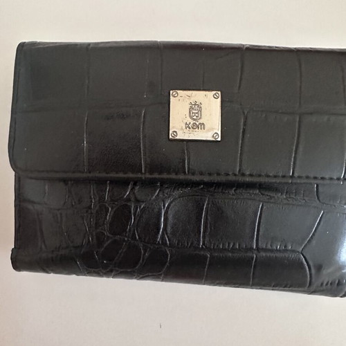 KEM classic black women's wallet with embossed croco texture, like new