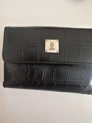 KEM classic black women's wallet with embossed croco texture, like new