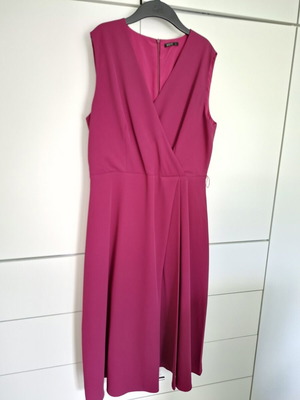 Motf dress like new with leather belt and gold detail pink