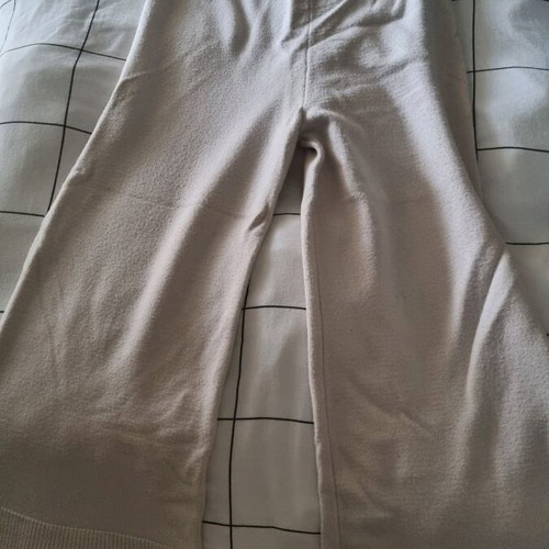 Knitted cream pants like new, comfortable fit size L