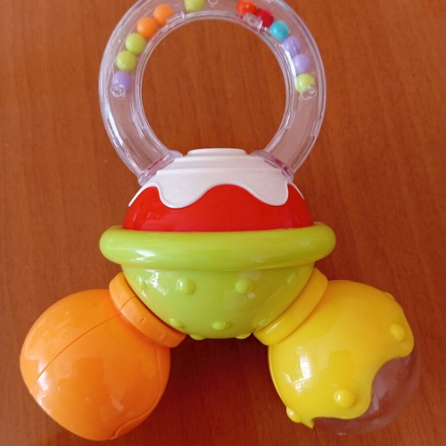 Rattle for 3m+ like new