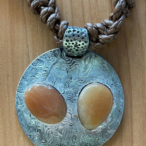 Set of 2 necklaces like new, silver and brown tones