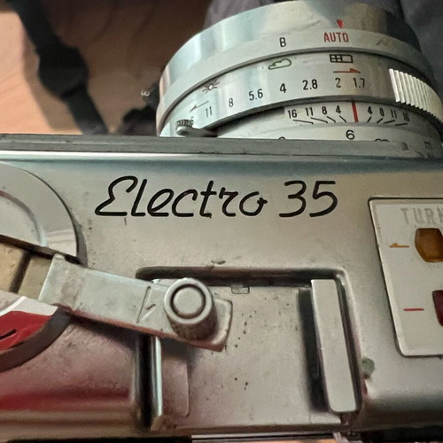 Yashica Electro original mod 35 camera like new, made in Japan 1960