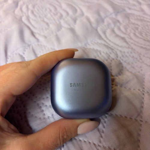 Samsung Galaxy Buds Pro like new Bluetooth headphones with charging case Phantom Violet