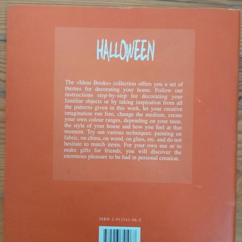 Halloween craft book like new, English