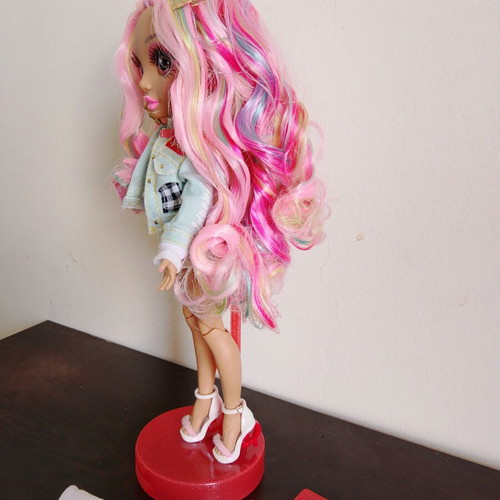Rainbow High Kia Hart Special Edition fashion doll, complete set