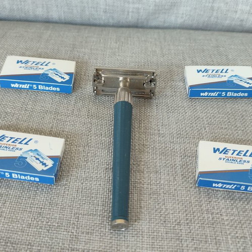 Gillette Super Slimtwist vintage razor used with gift blades