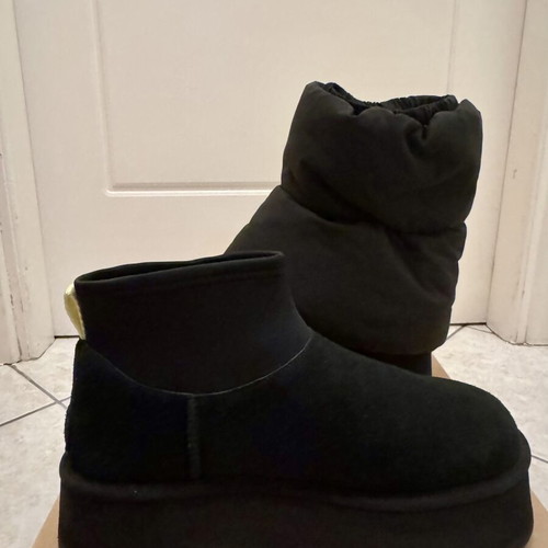Ugg Classic Mini Platform Puffer Boots like new, black, EU 41