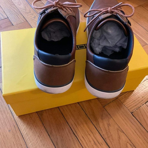 The Calgary mens club shoes new, size 44